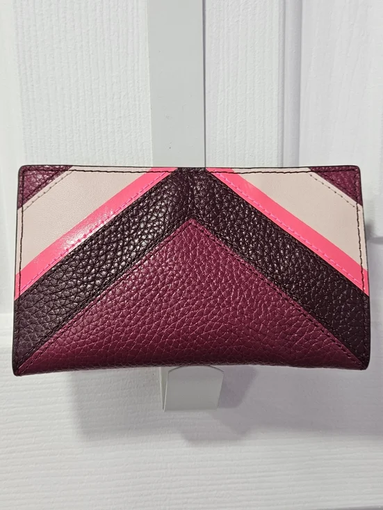 Kate Spade 2 PC SET - Marti Chevron Bucket Bag & Wallet - Picture 13 of 16